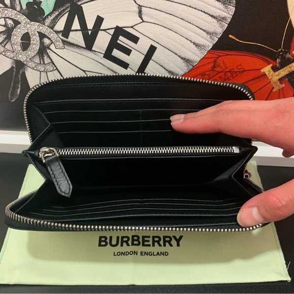 Burberry Ziparound Wallet - Picture 10 of 12